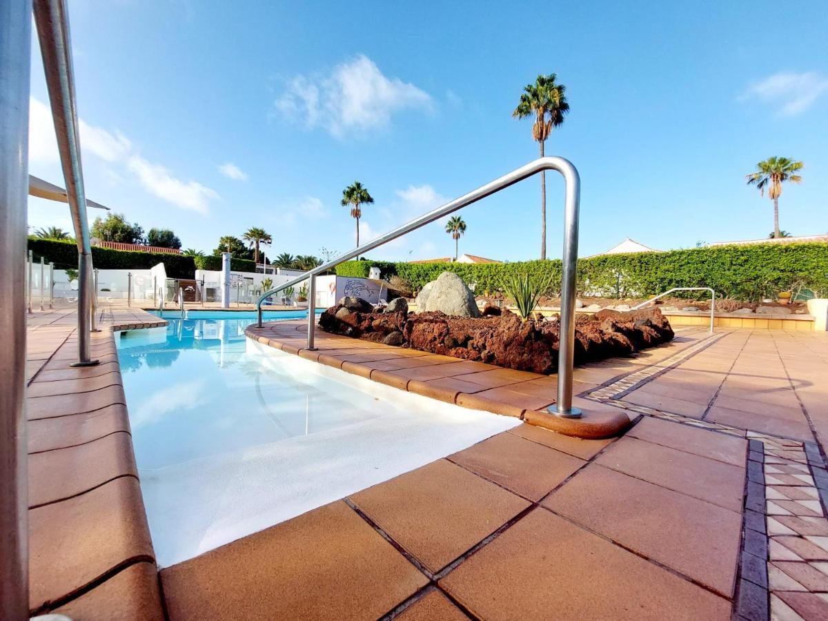 Bungalow de diseño hidromasajes terraza y piscina. San Bartolomé Exterior foto